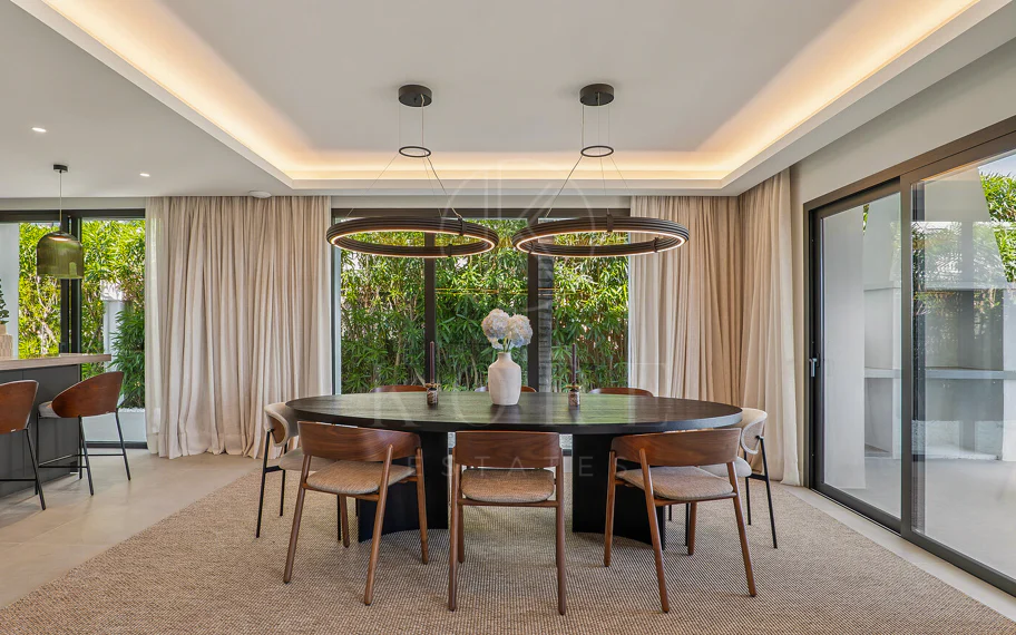 Bienvenido a Villa Rosalia — Un Retiro Refinado en Nueva Andalucía, Marbella
