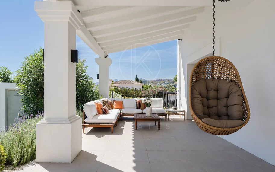 Bienvenido a Villa Rosalia — Un Retiro Refinado en Nueva Andalucía, Marbella