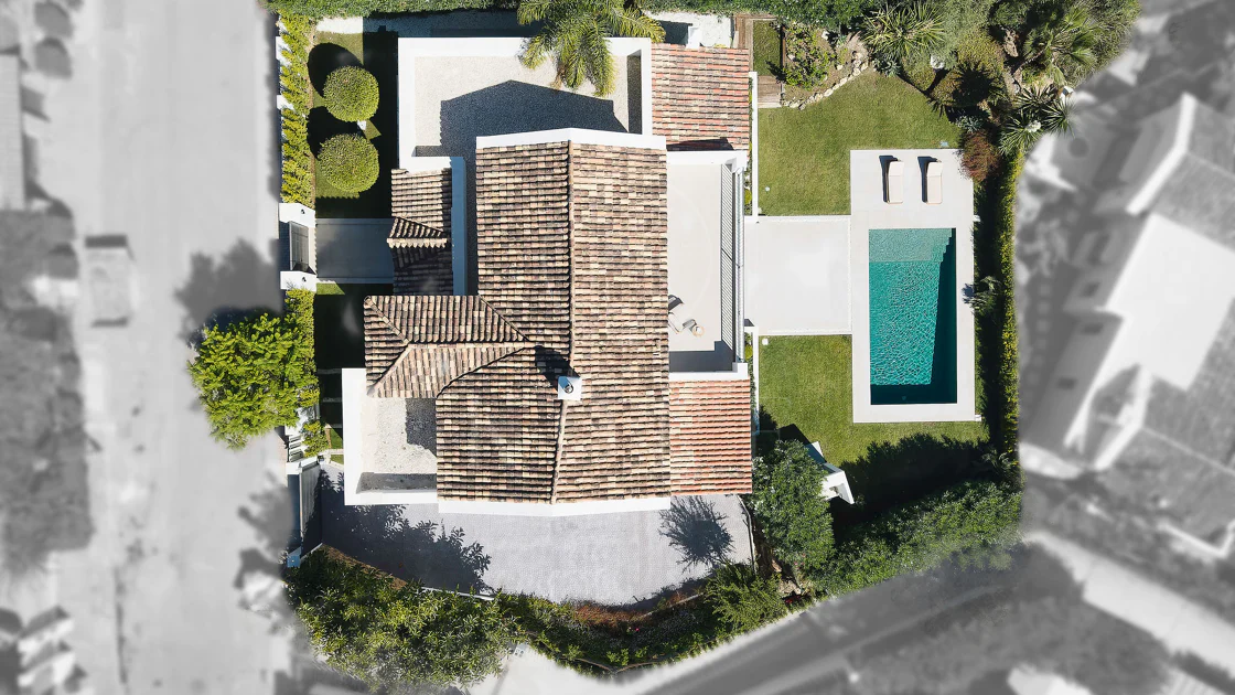 Bienvenido a Villa Rosalia — Un Retiro Refinado en Nueva Andalucía, Marbella