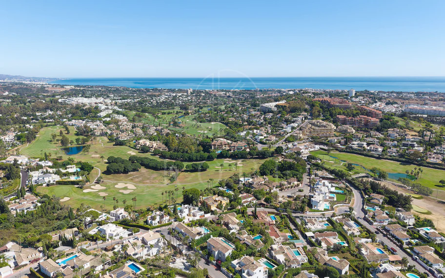 Bienvenido a Villa Rosalia — Un Retiro Refinado en Nueva Andalucía, Marbella