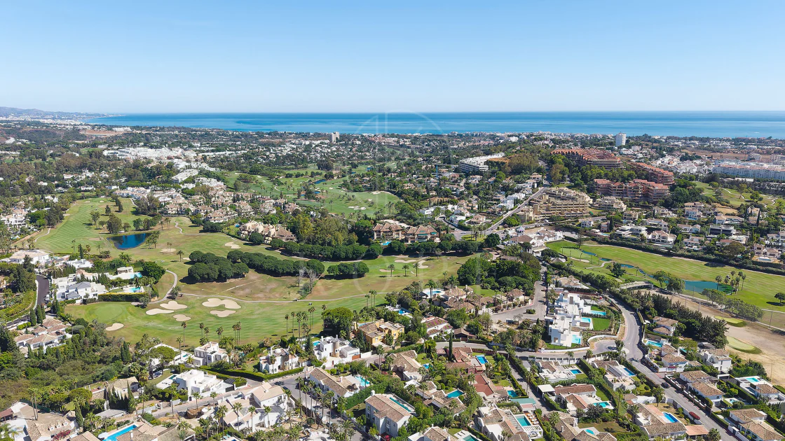 Bienvenido a Villa Rosalia — Un Retiro Refinado en Nueva Andalucía, Marbella