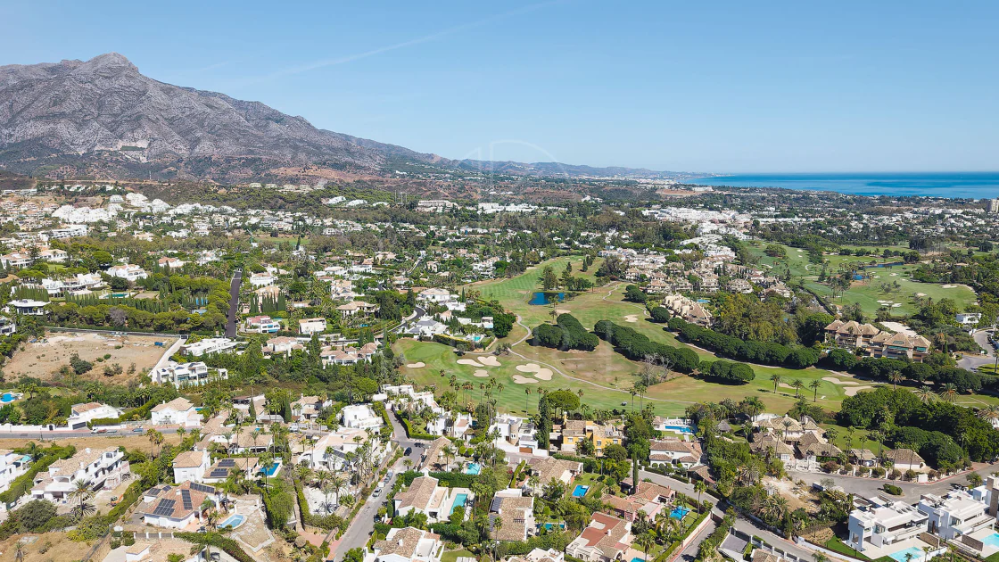 Bienvenido a Villa Rosalia — Un Retiro Refinado en Nueva Andalucía, Marbella