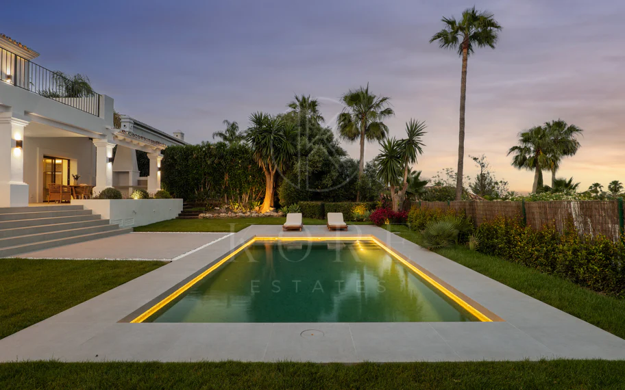 Bienvenido a Villa Rosalia — Un Retiro Refinado en Nueva Andalucía, Marbella