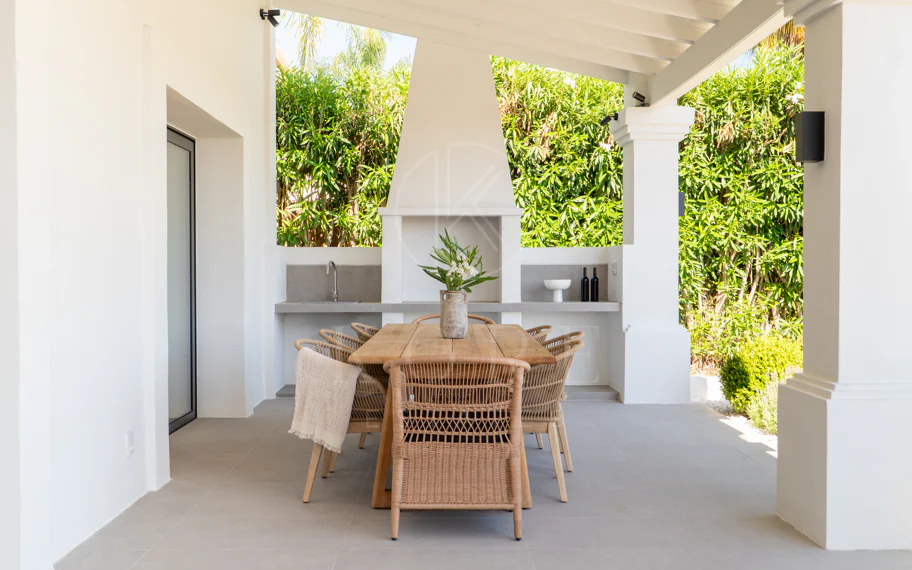 Bienvenido a Villa Rosalia — Un Retiro Refinado en Nueva Andalucía, Marbella