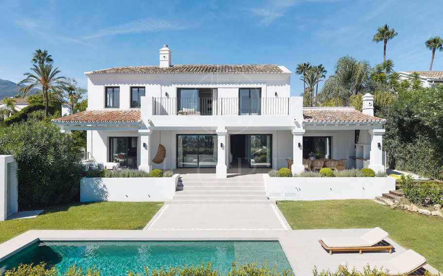 Bienvenido a Villa Rosalia — Un Retiro Refinado en Nueva Andalucía, Marbella