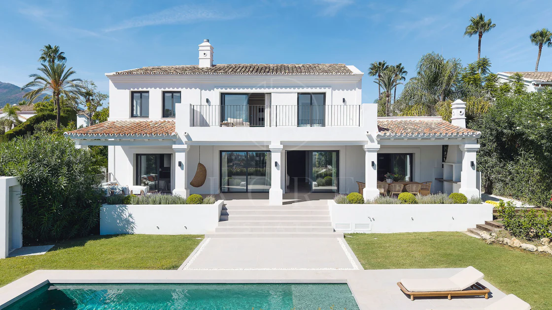 Bienvenido a Villa Rosalia — Un Retiro Refinado en Nueva Andalucía, Marbella
