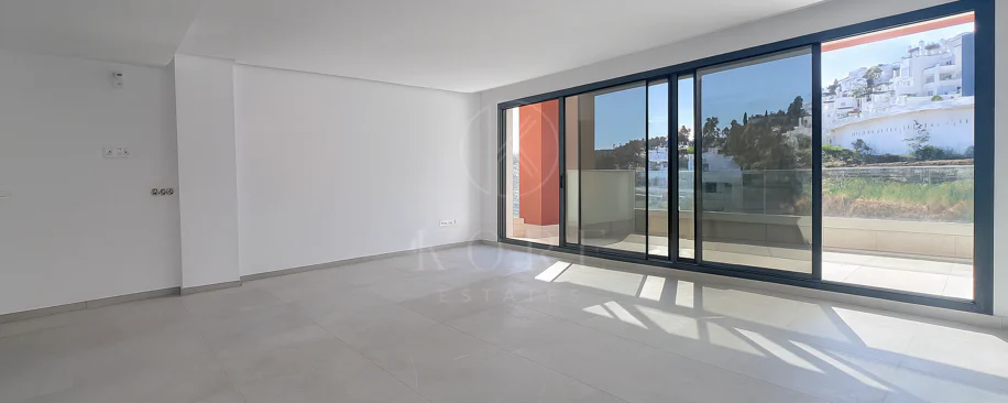 Lujoso Dúplex con Piscina Privada y Vistas Panorámicas – La Alborada, Benahavís.