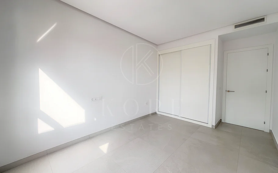 Lujoso Dúplex con Piscina Privada y Vistas Panorámicas – La Alborada, Benahavís.