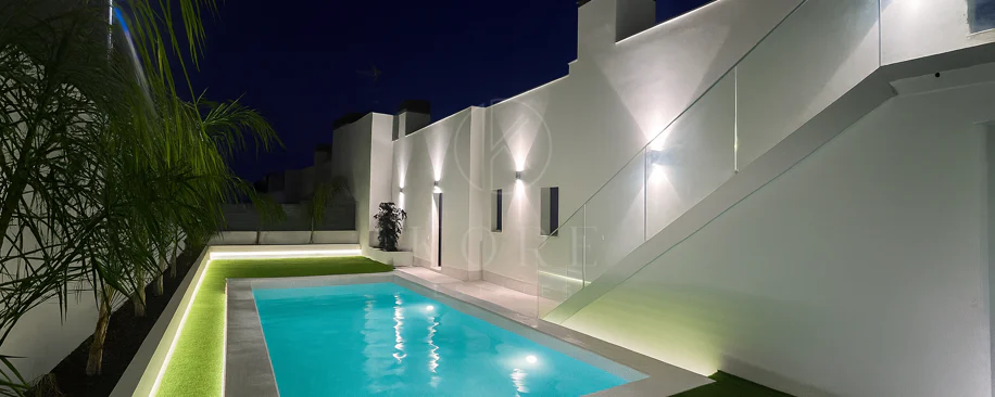 Lujoso Dúplex con Piscina Privada y Vistas Panorámicas – La Alborada, Benahavís.