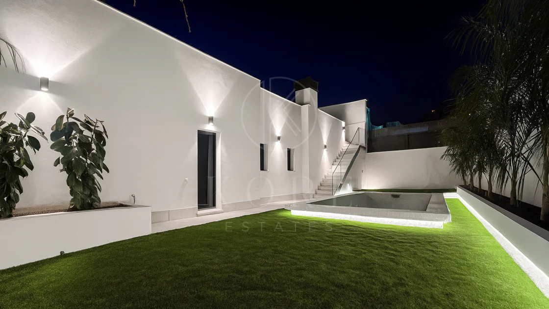 Lujoso Dúplex con Piscina Privada y Vistas Panorámicas – La Alborada, Benahavís.