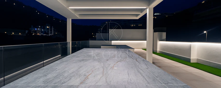 Lujoso Dúplex con Piscina Privada y Vistas Panorámicas – La Alborada, Benahavís.