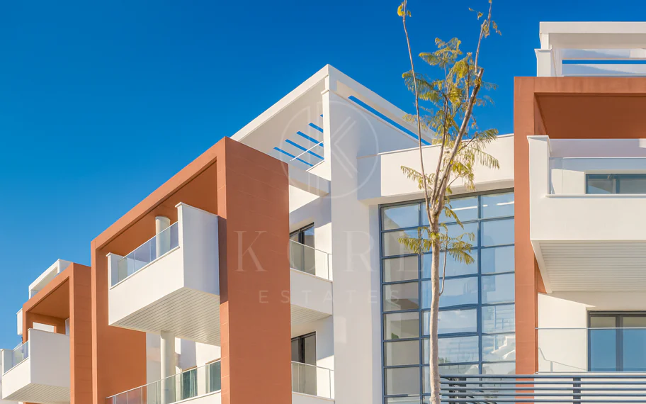 Lujoso Dúplex con Piscina Privada y Vistas Panorámicas – La Alborada, Benahavís.