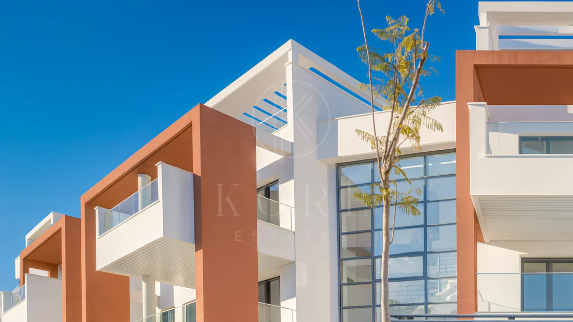 Lujoso Dúplex con Piscina Privada y Vistas Panorámicas – La Alborada, Benahavís.