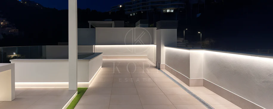 Lujoso Dúplex con Piscina Privada y Vistas Panorámicas – La Alborada, Benahavís.