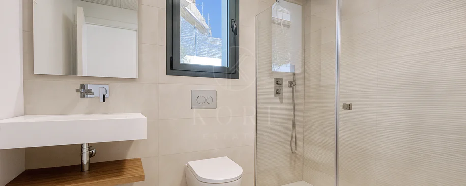 Lujoso Dúplex con Piscina Privada y Vistas Panorámicas – La Alborada, Benahavís.