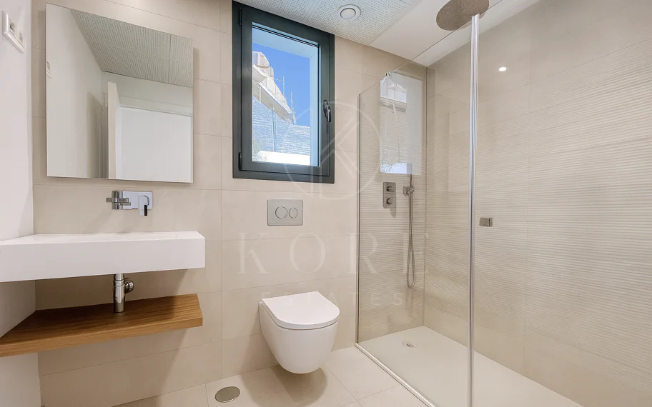 Lujoso Dúplex con Piscina Privada y Vistas Panorámicas – La Alborada, Benahavís.