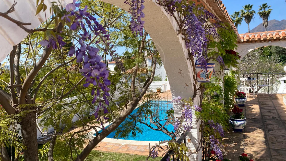 Encantadora villa con vistas panorámicas al mar en Puerto Romano, Estepona