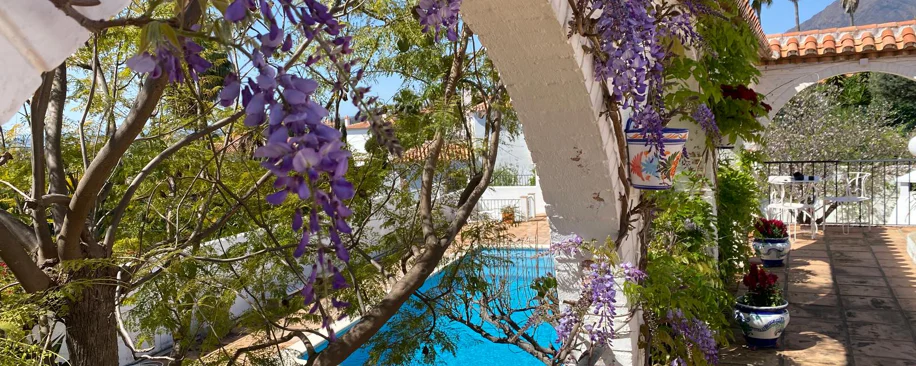 Encantadora villa con vistas panorámicas al mar en Puerto Romano, Estepona