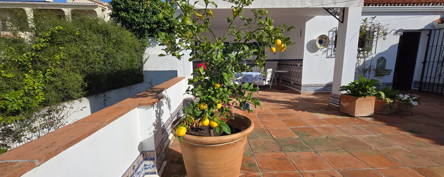 Encantadora villa con vistas panorámicas al mar en Puerto Romano, Estepona