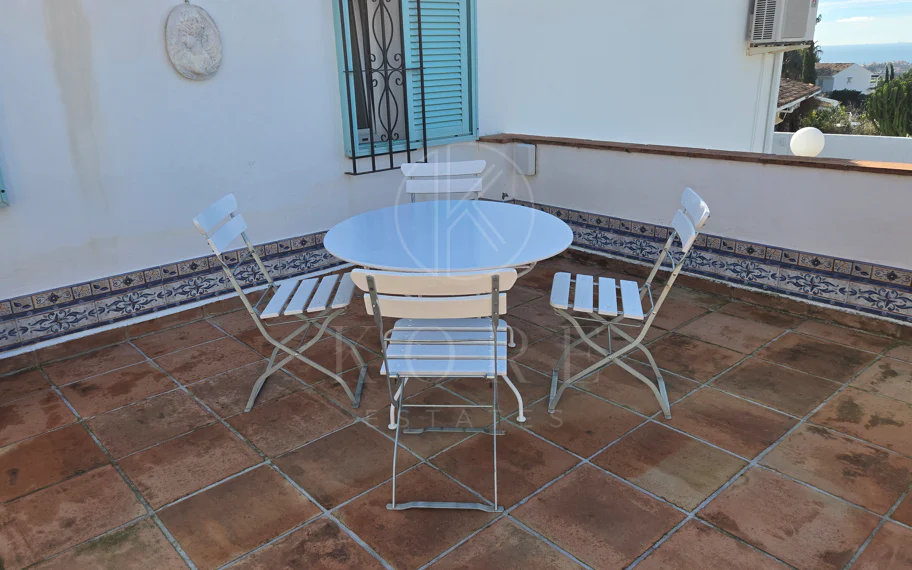 Encantadora villa con vistas panorámicas al mar en Puerto Romano, Estepona