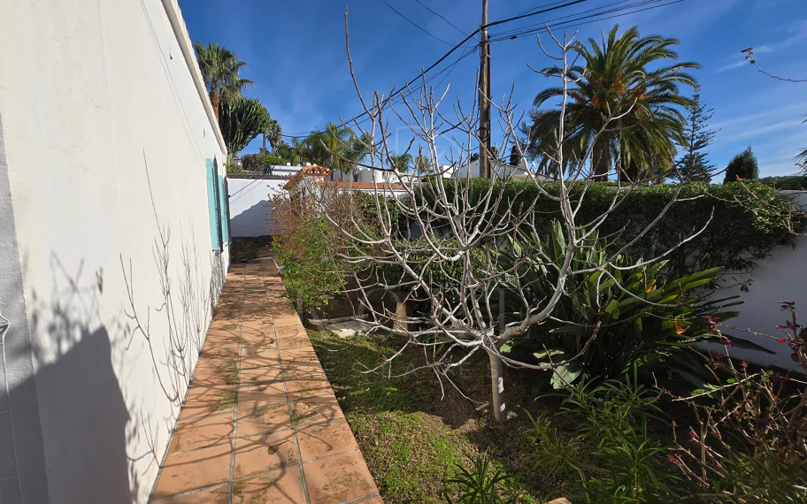 Encantadora villa con vistas panorámicas al mar en Puerto Romano, Estepona