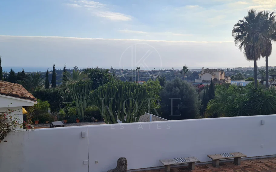 Encantadora villa con vistas panorámicas al mar en Puerto Romano, Estepona