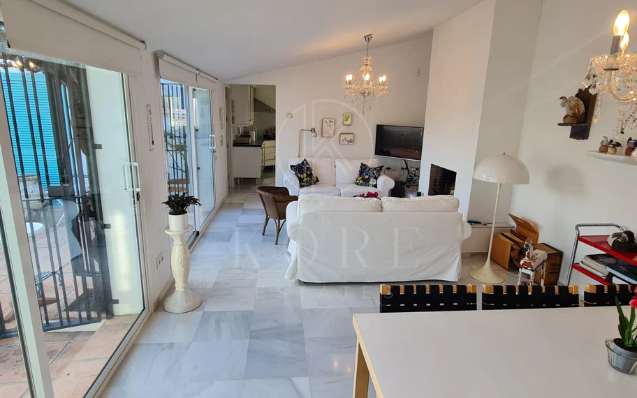 Encantadora villa con vistas panorámicas al mar en Puerto Romano, Estepona