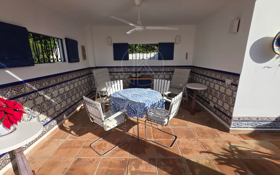 Encantadora villa con vistas panorámicas al mar en Puerto Romano, Estepona