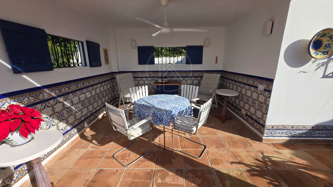 Encantadora villa con vistas panorámicas al mar en Puerto Romano, Estepona
