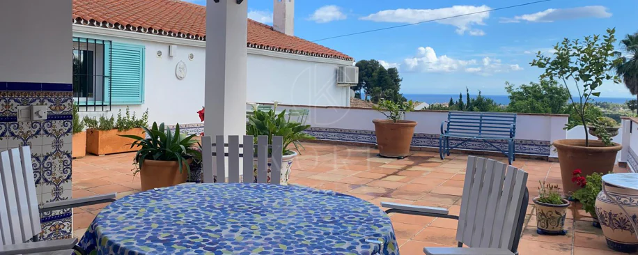 Encantadora villa con vistas panorámicas al mar en Puerto Romano, Estepona