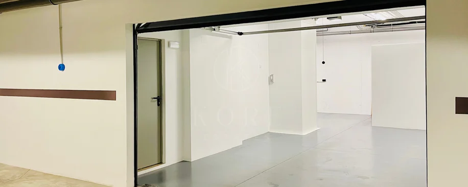 Oportunidad única: lujosa casa adosada con moderno ascensor de cristal en La Cala Golf Resort