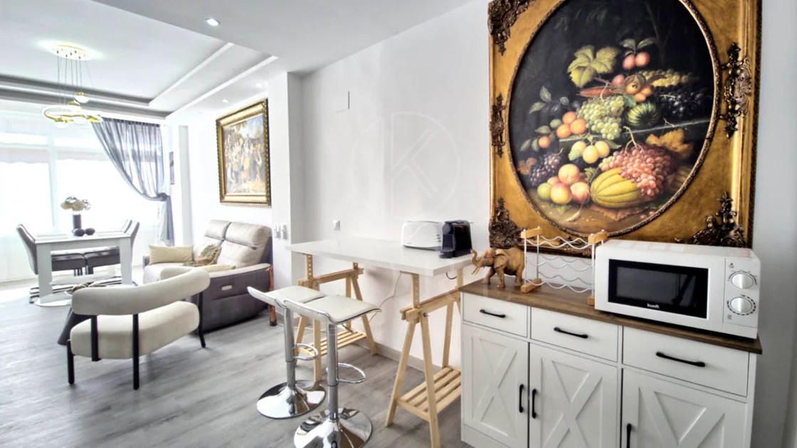 Beautifully refurbished 2 bedroom apartment beachside in the heart of Marbella