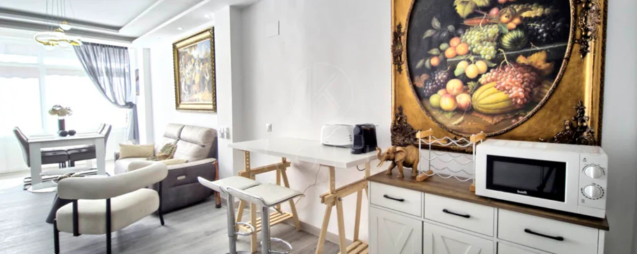 Beautifully refurbished 2 bedroom apartment beachside in the heart of Marbella