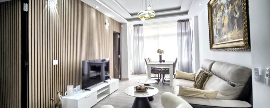 Beautifully refurbished 2 bedroom apartment beachside in the heart of Marbella