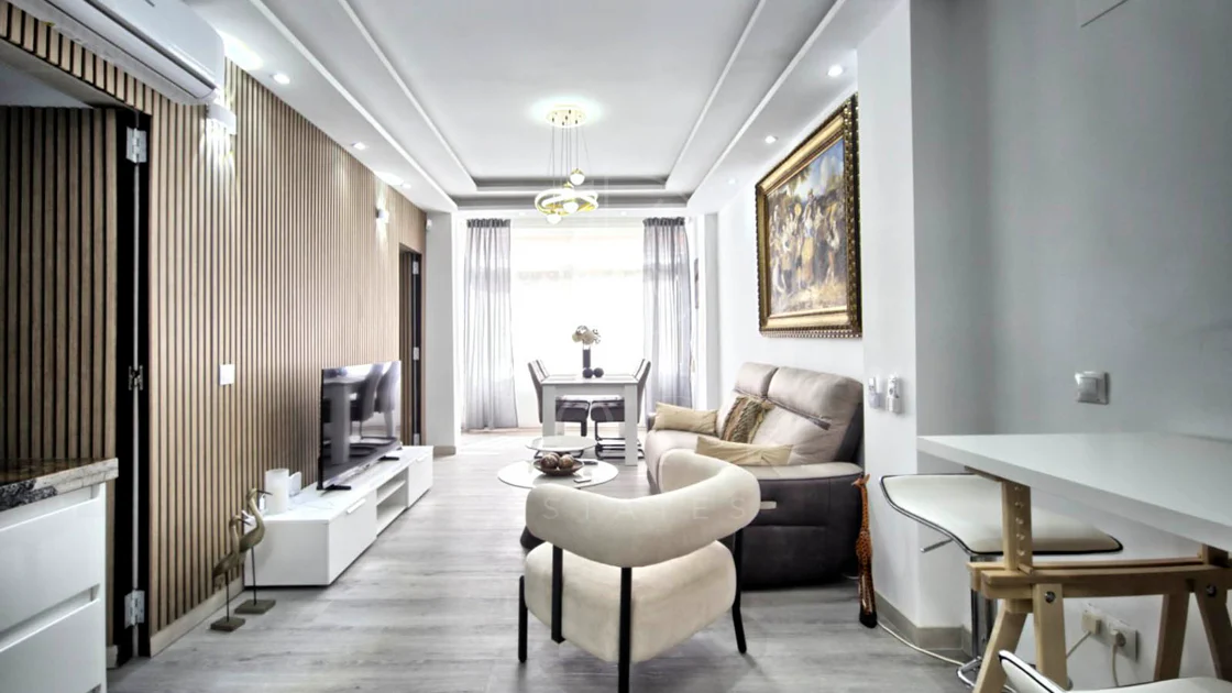 Beautifully refurbished 2 bedroom apartment beachside in the heart of Marbella