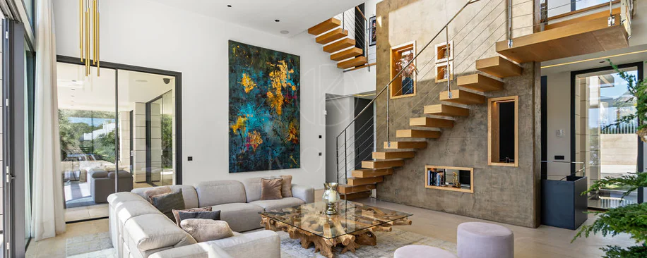 Luxury 7-Bedroom Villa in Nueva Andalucía with Panoramic Sea Views