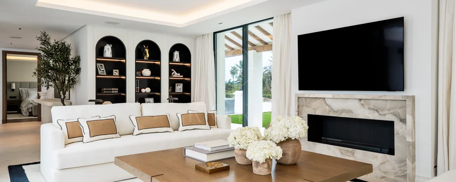 Villa for sale in Las Brisas, Nueva Andalucia