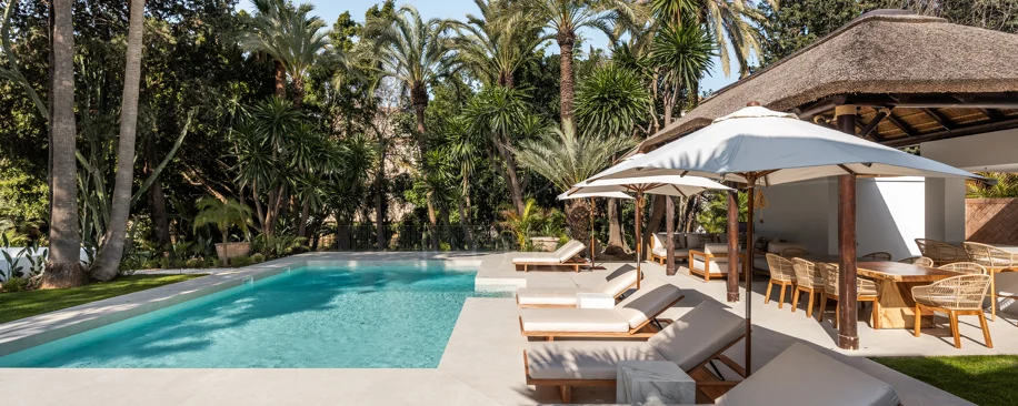 Villa for sale in Las Brisas, Nueva Andalucia