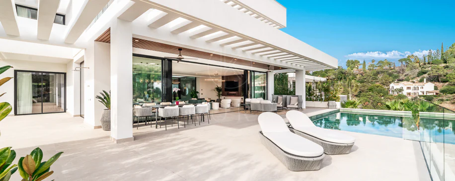Villa for sale in El Madroñal, Benahavis