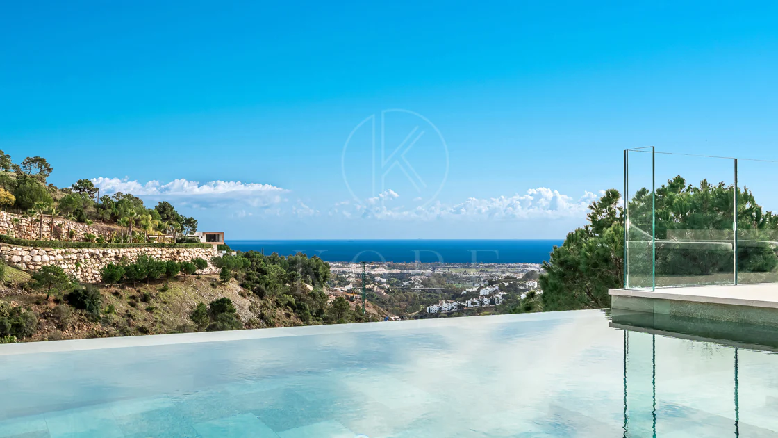 Villa for sale in El Madroñal, Benahavis