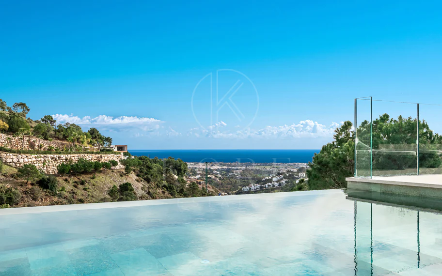 Villa en venta en El Madroñal, Benahavis