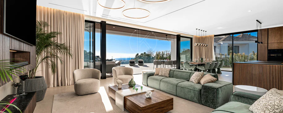 Villa for sale in El Madroñal, Benahavis