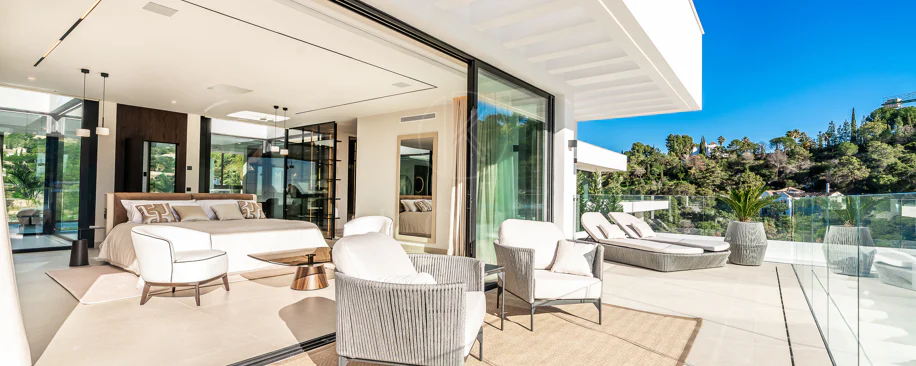 Villa for sale in El Madroñal, Benahavis
