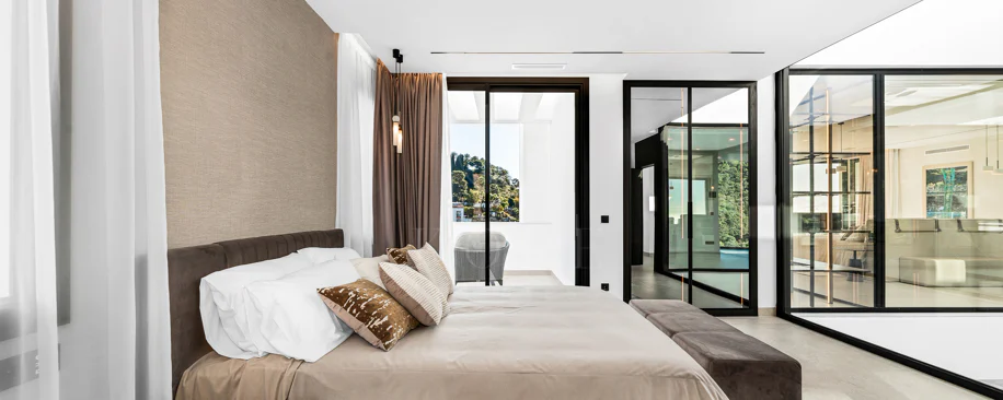 Villa for sale in El Madroñal, Benahavis