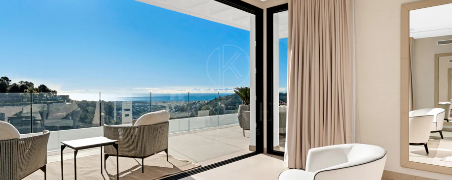 Villa for sale in El Madroñal, Benahavis