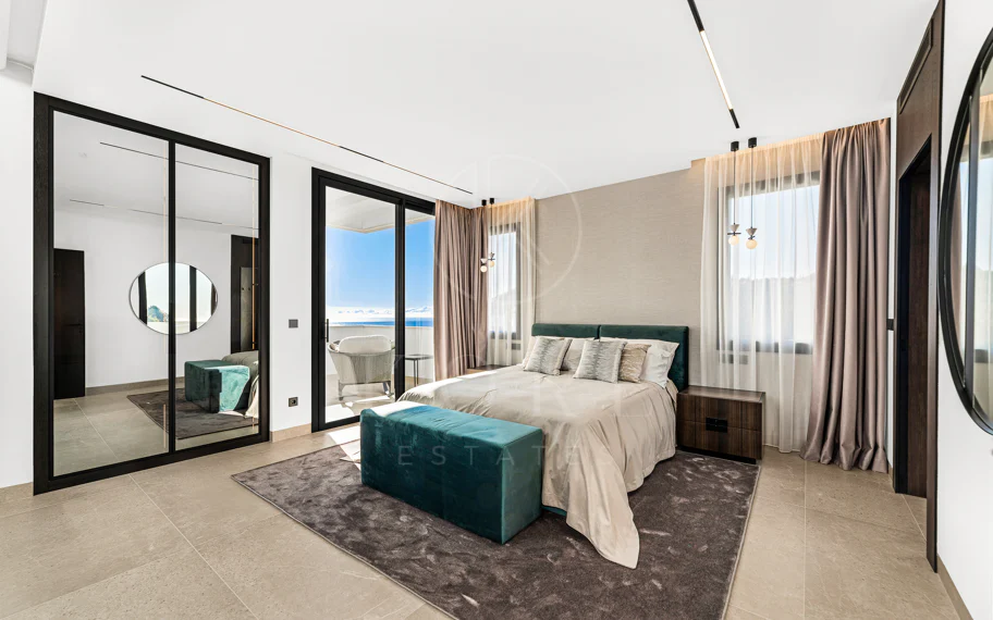 Villa en venta en El Madroñal, Benahavis