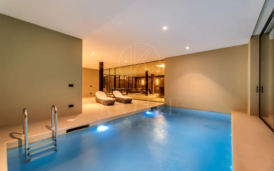 Villa en venta en El Madroñal, Benahavis