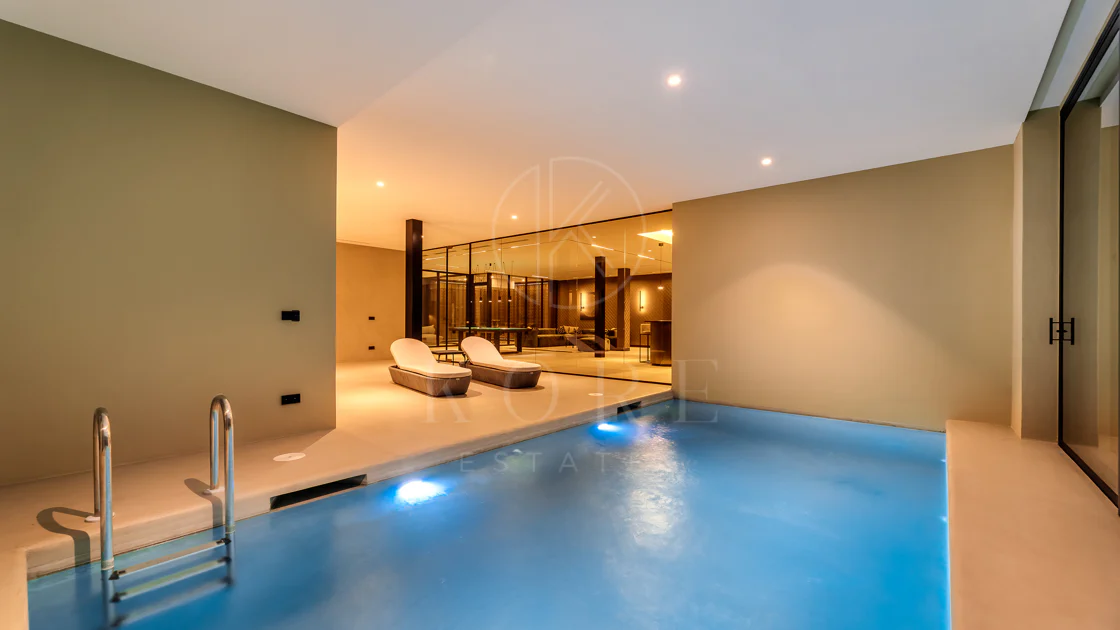 Villa for sale in El Madroñal, Benahavis