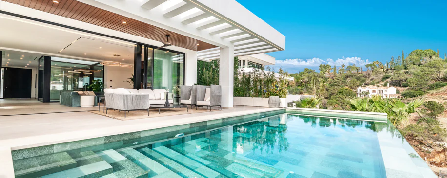 Villa for sale in El Madroñal, Benahavis