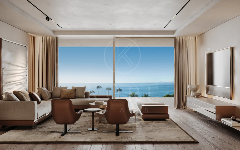 Ático dúplex de lujo con servicios incluidos en Tyrian, Estepona – Primera línea de playa